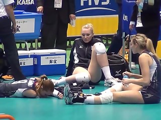 Русские спортсменки сексуально разминаются перед матчем